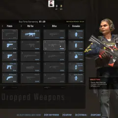 Gracz przygotowuje się do rundy w CS:GO, przeglądając opcje broni i wyposażenia. Czas na update!