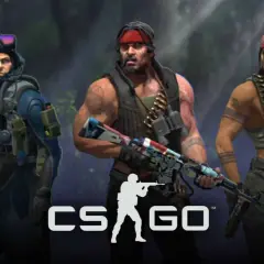 Trzech żołnierzy CS:GO w akcji podczas operacji Riptide. Jeden w kombinezonie nurkowym, drugi z karabinem, trzecia z karabinem.