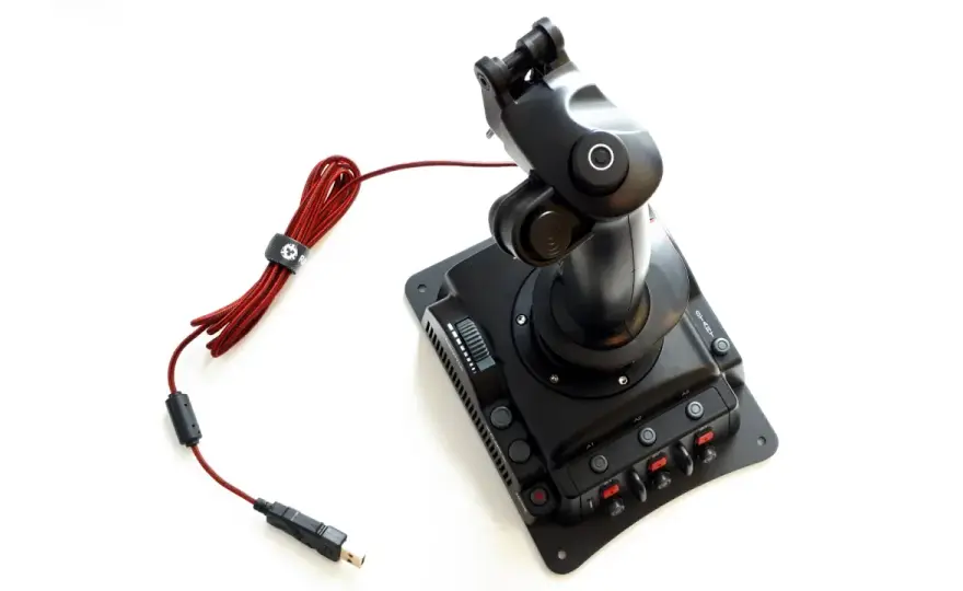 Ravcore Javelin - Czy ten joystick wciąż ma sens?