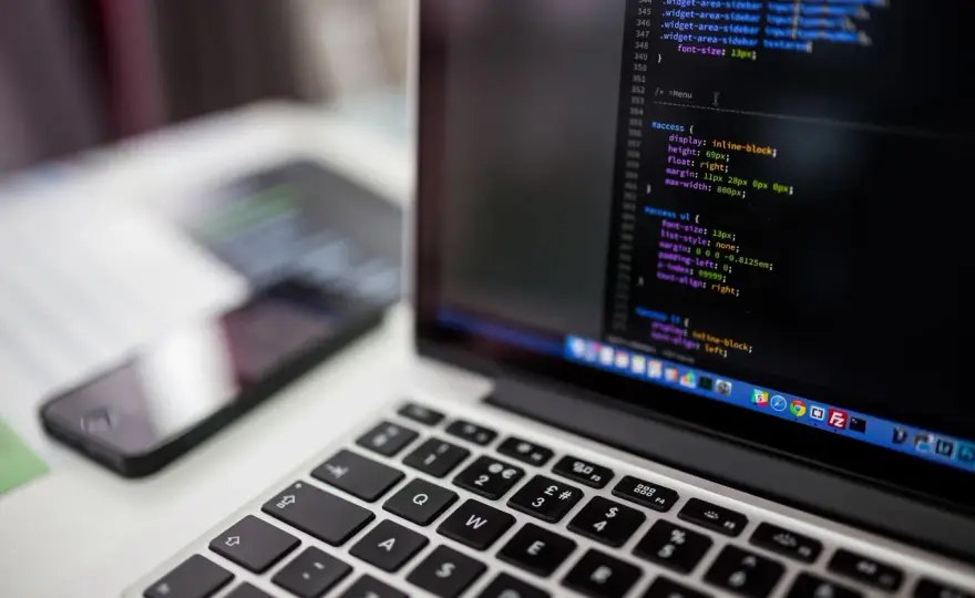 Centrowanie tekstu w HTML i CSS - Skuteczne metody, unikaj błędów