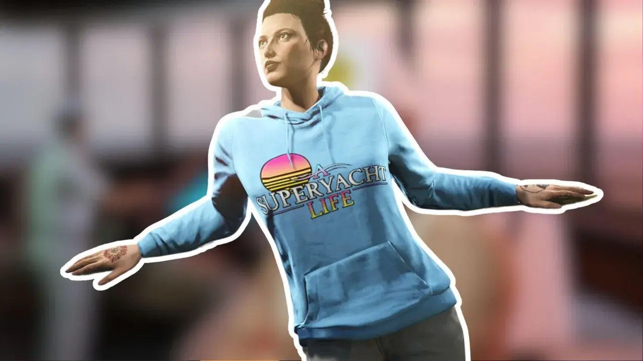 Kobieta w błękitnej bluzie z napisem "Superyacht Life" na tle zachodzącego słońca, jakby z gry GTA 5 na Nintendo Switch.